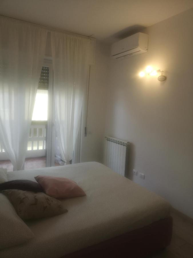 Monica'S Apartment Marina Di Carrara Ngoại thất bức ảnh