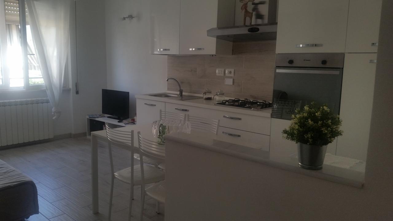Monica'S Apartment Marina Di Carrara Ngoại thất bức ảnh